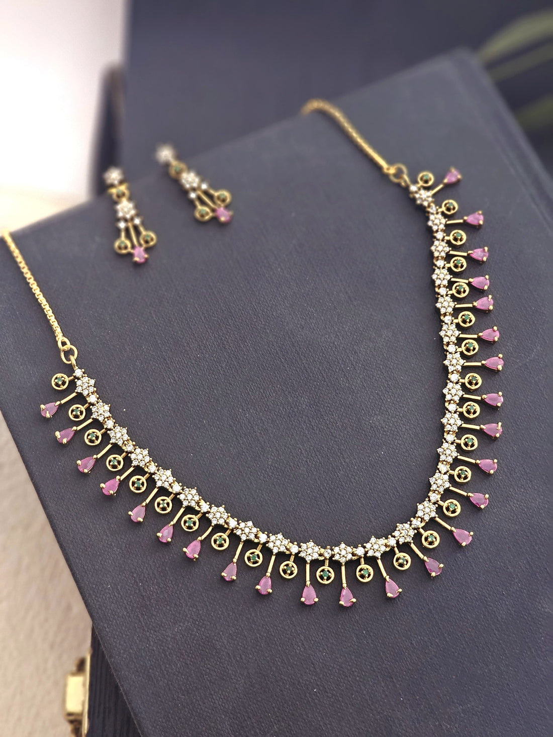 Resplendent Royalty necklace set