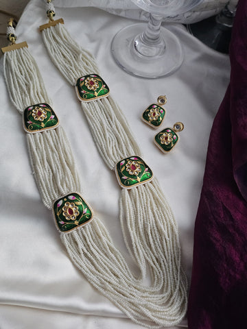 Carved Elegance Pearl Set