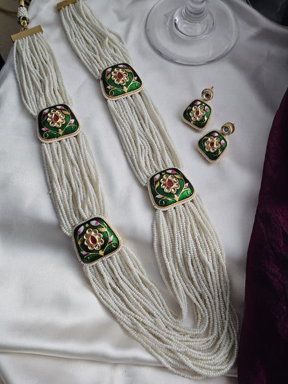 Carved Elegance Pearl Set