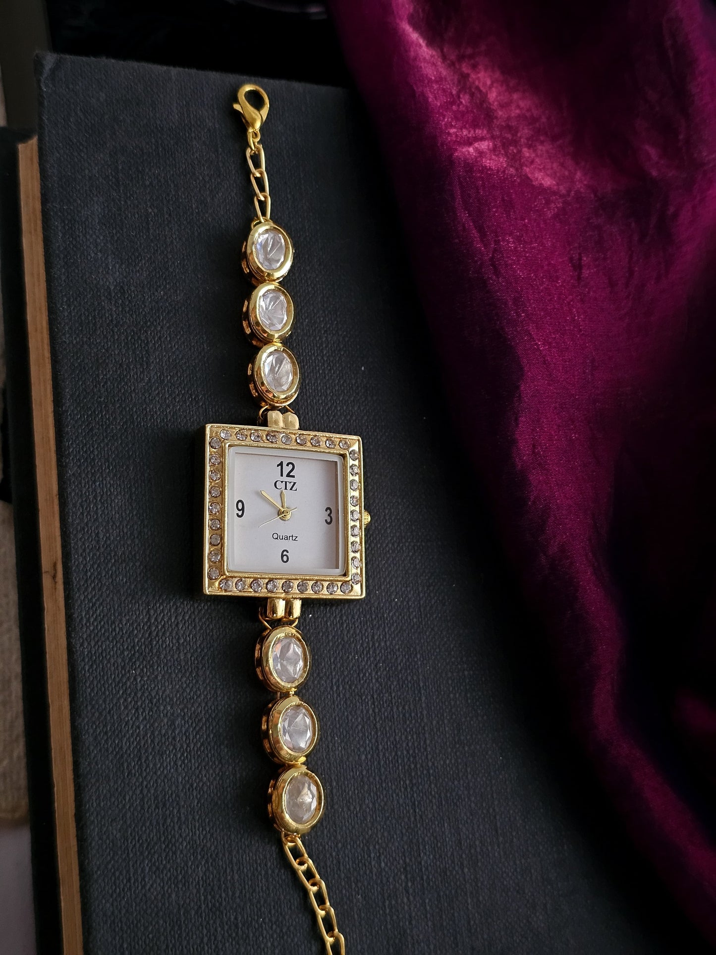 Kundan Radiance Square Dial Watch