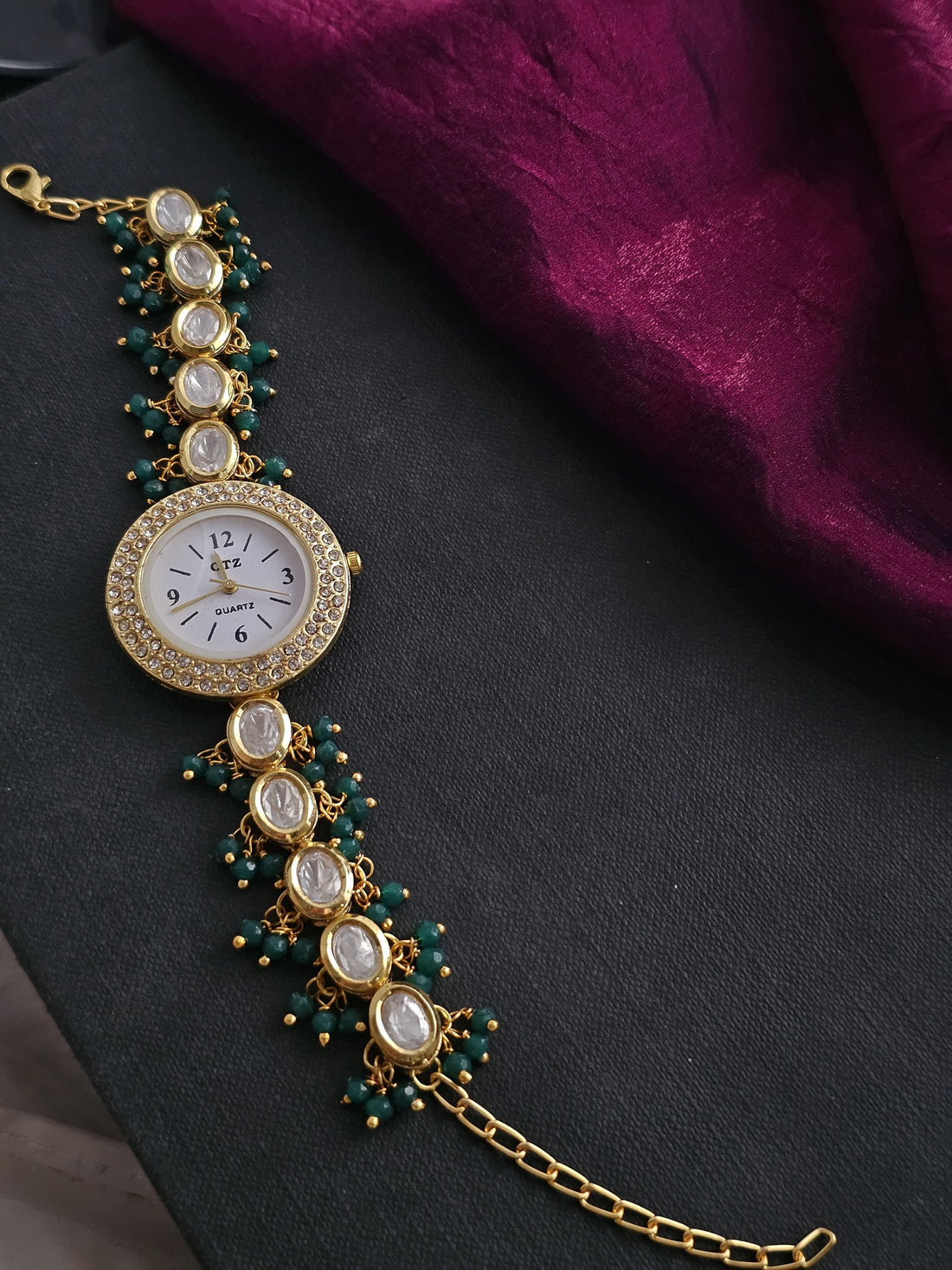 Onyx Charm Kundan Circle Dial Watch