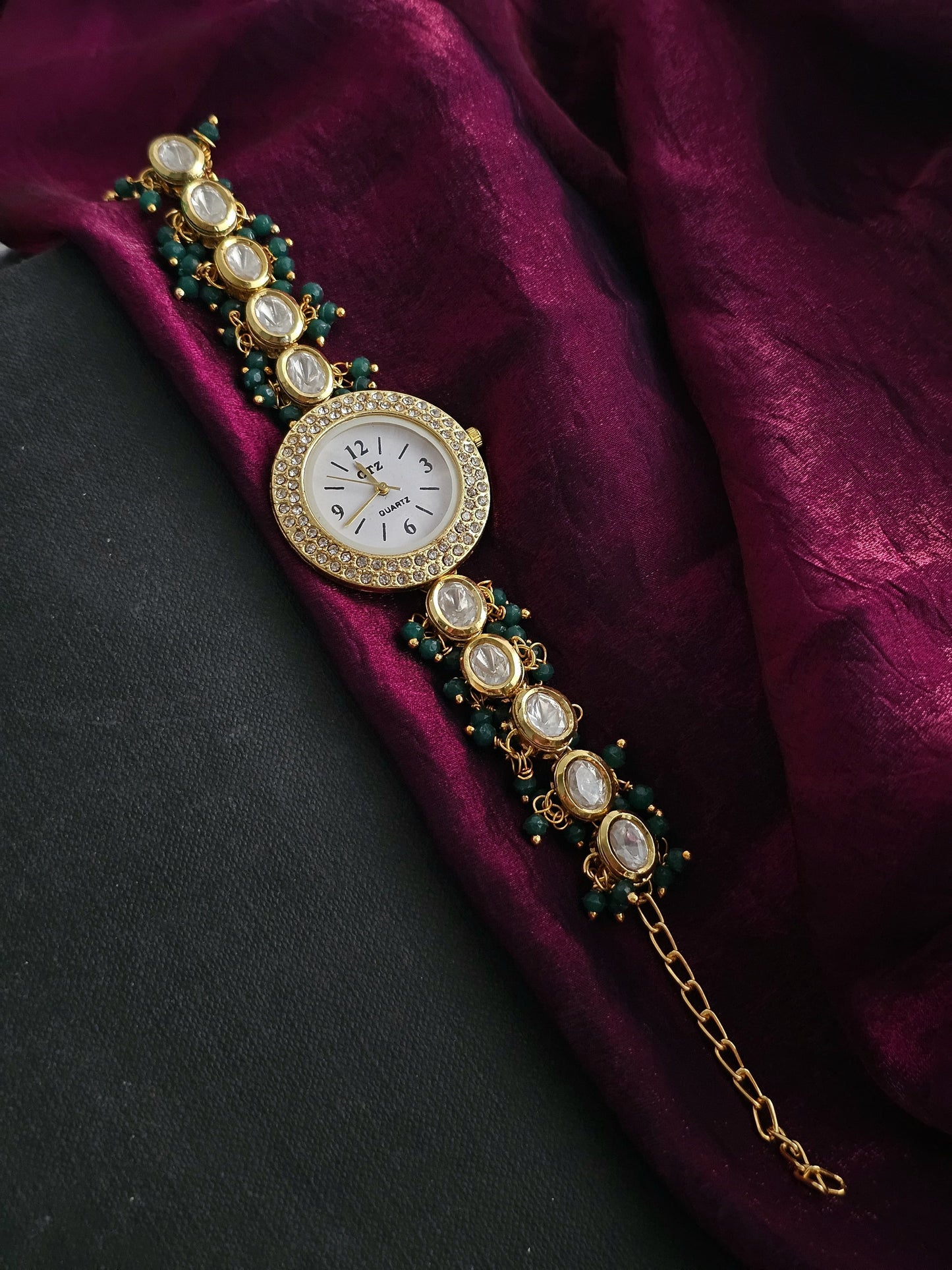 Onyx Charm Kundan Circle Dial Watch