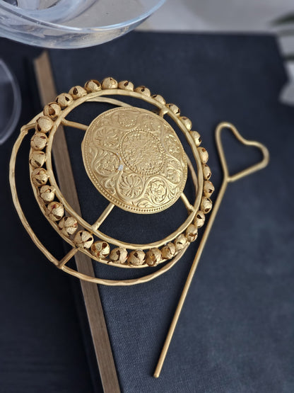 Golden Buncage & stick