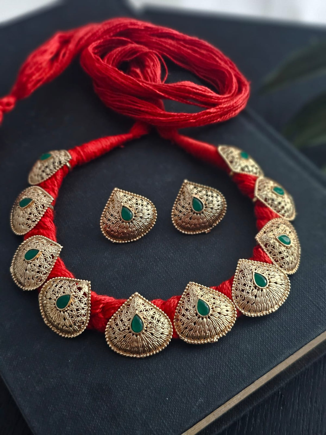 Eira Threaded Green Gemstone Choker Set