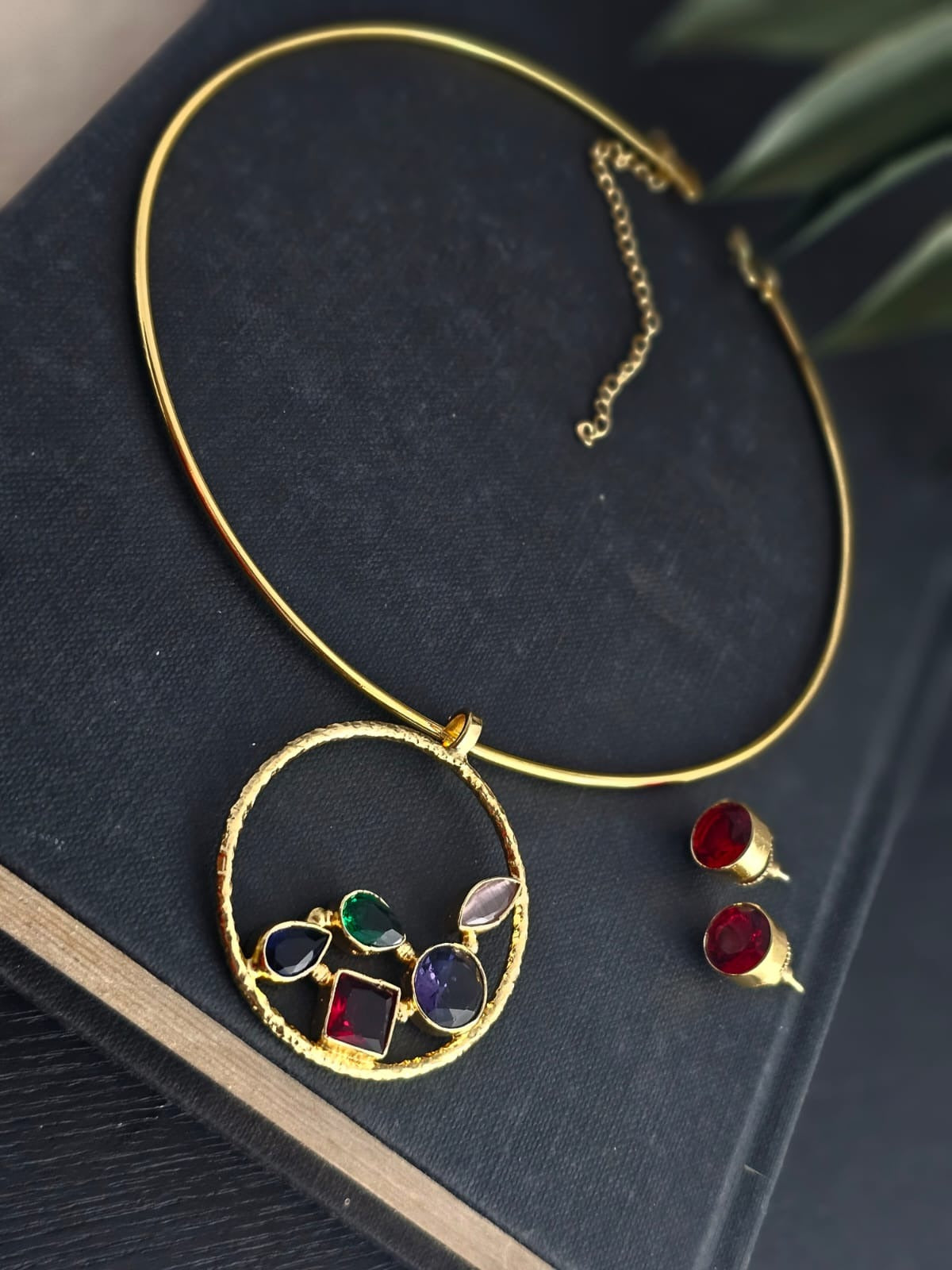 Elista Circular Hasuli Necklace Set