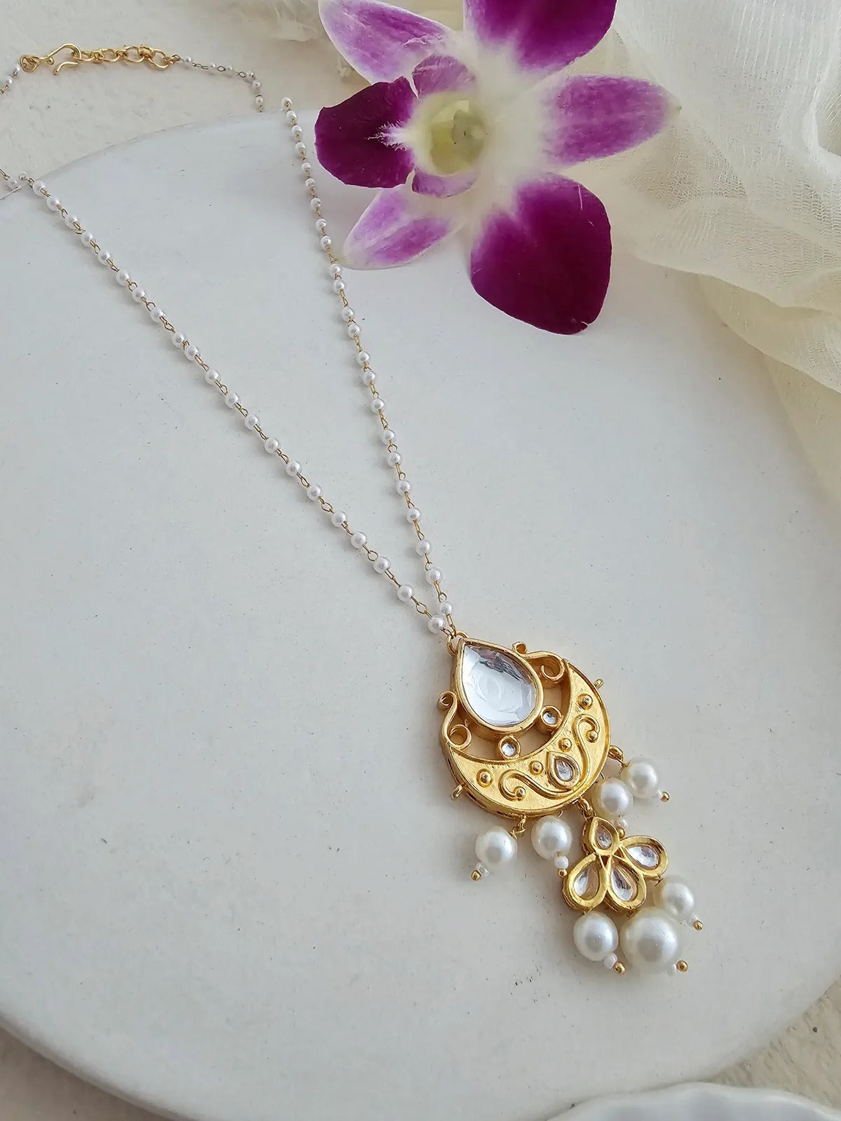 Kaira Ethereal Pearl & Kundan Necklace