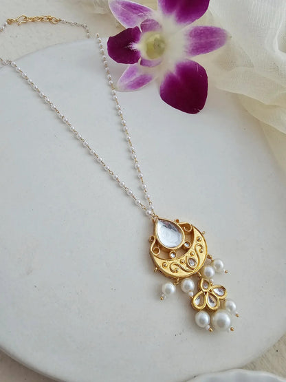Kaira Ethereal Pearl & Kundan Necklace