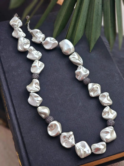 Lyra Mother-Of-Pearl White Elegance Necklace
