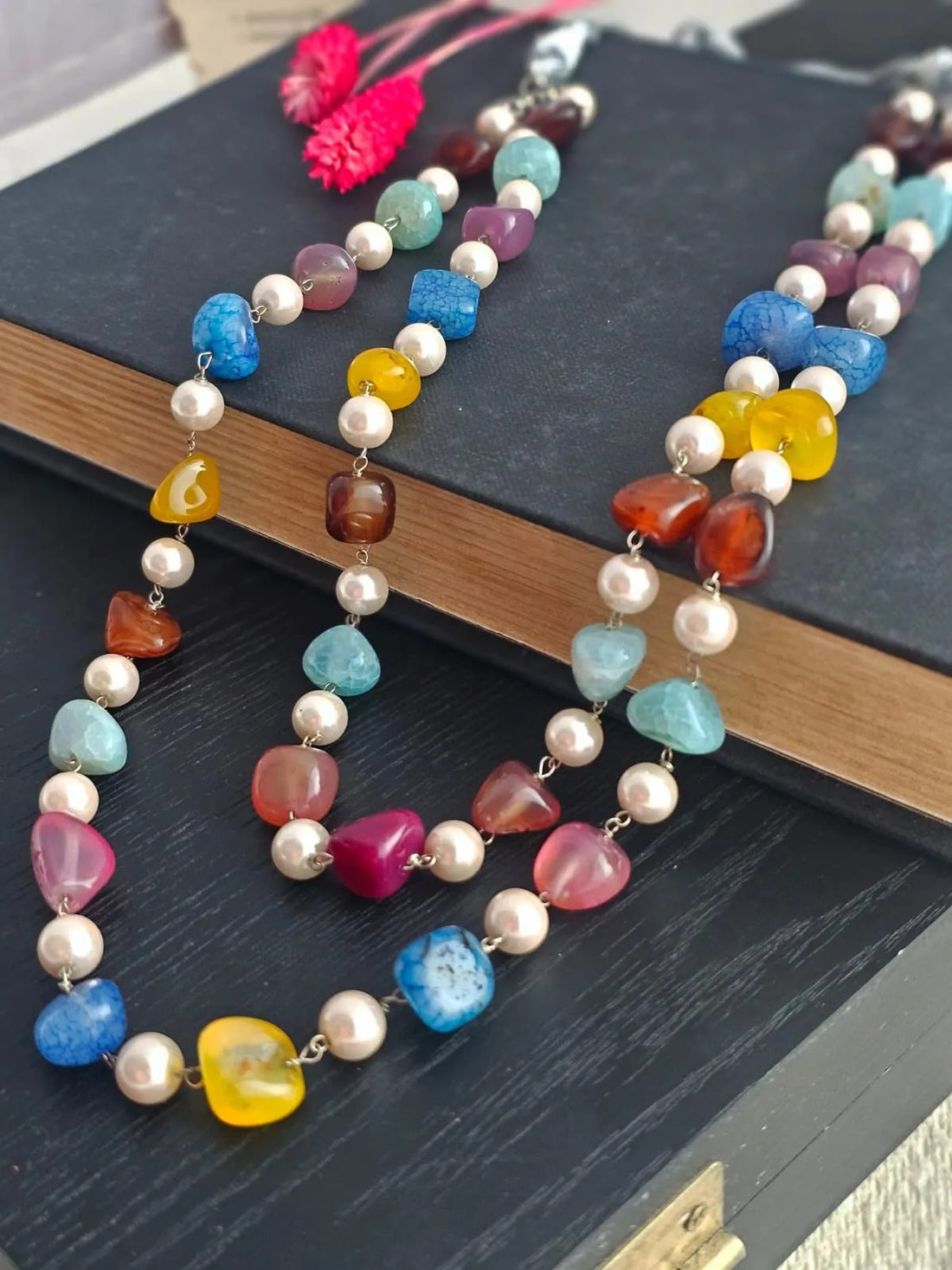 Amaris Multicoloured Quartz And Pearl Necklace Set