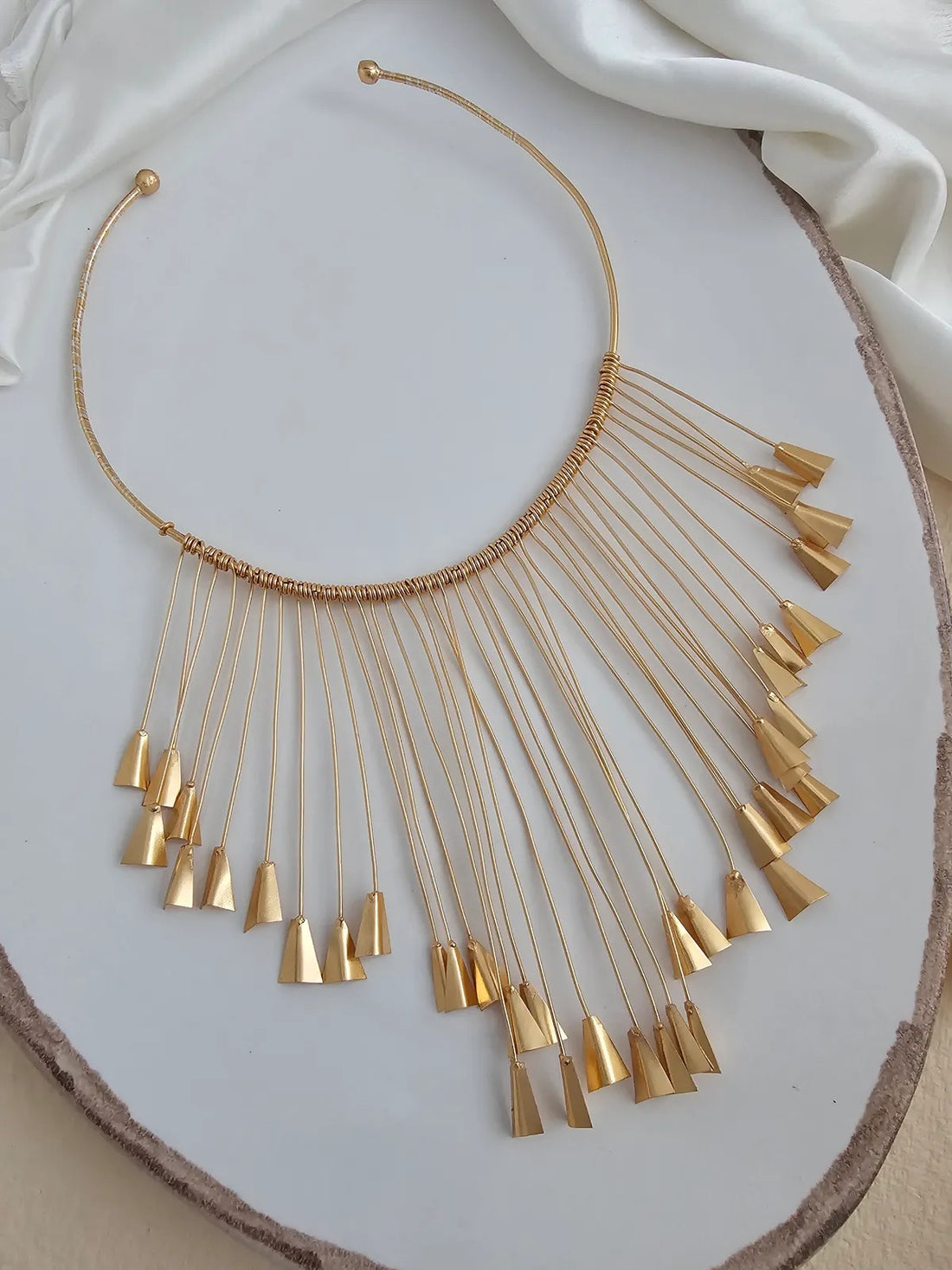 Radhika Eternal Bedazzled Falling Pendants Hasuli Necklace