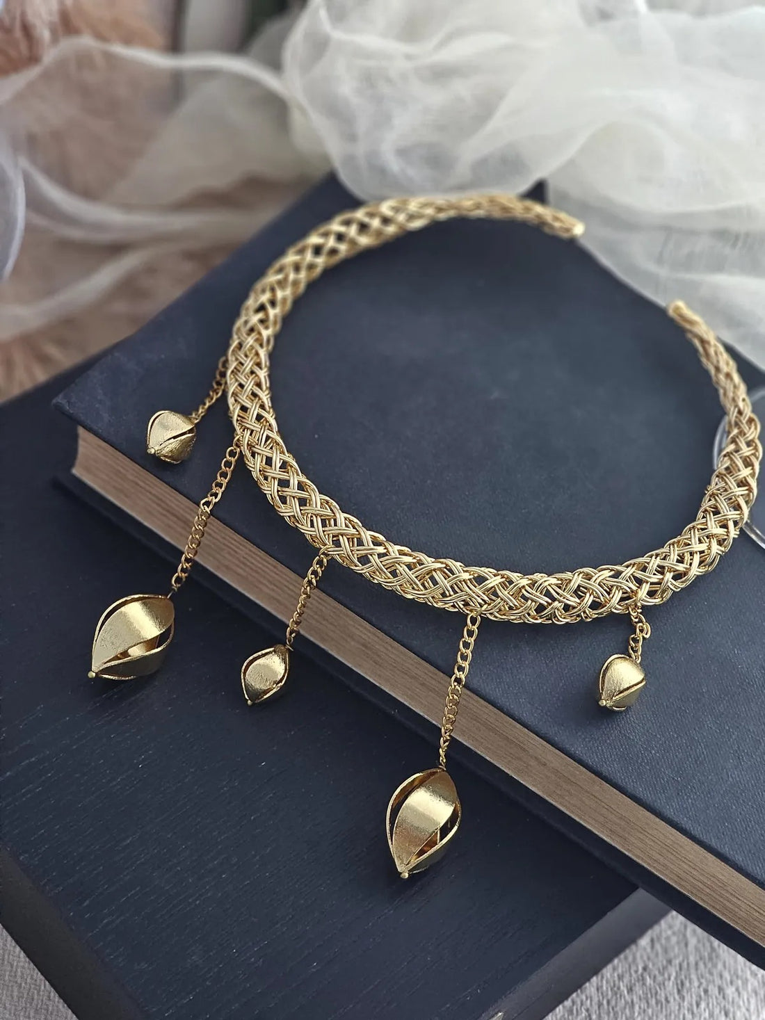 Tahlia Aurelia Luxe Dangling Tear Drop Necklace