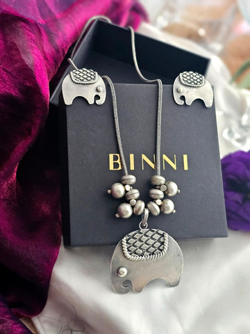 Gaj-Gamini German Silver Elephant Pendant Set