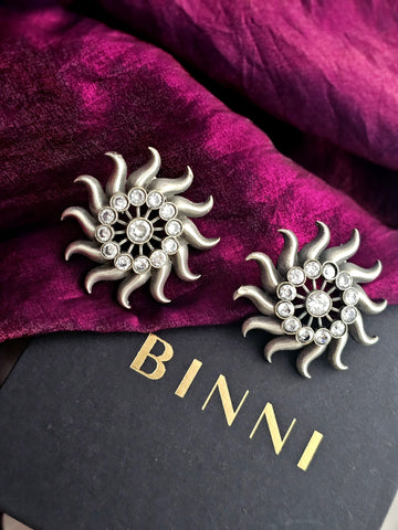 Beautiful sun flower shaped stud