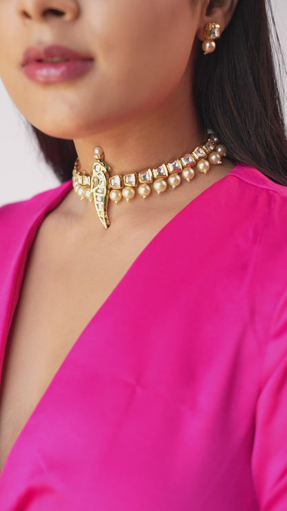 Avyana Radiant Kundan Bird Choker Set With Pearls